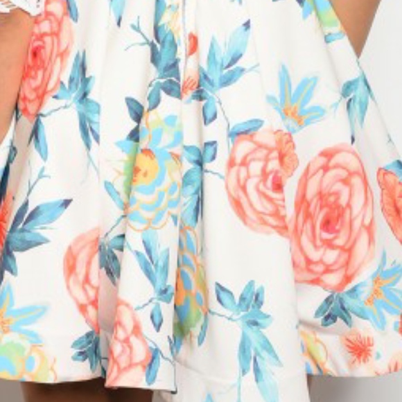 LAST ONE! Ivory Floral Dress w Lace Detailed Top - Picture 5 of 5